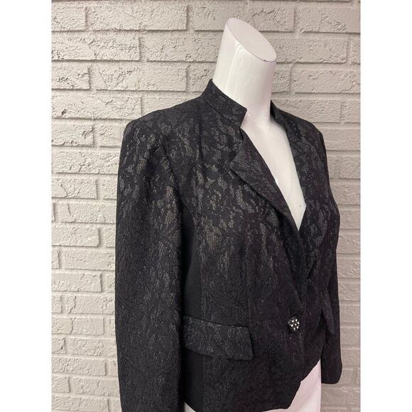 Chico’s Women Black Lace / Ponte Knit One Button Cropped Blazer Size 0 - Picture 6 of 12